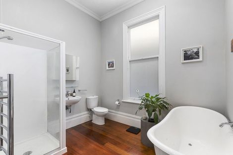 Photo of property in 23 Moana Road, Kelburn, Wellington, 6012