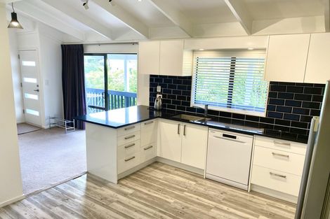 Photo of property in 2/660 Beach Road, Browns Bay, Auckland, 0630