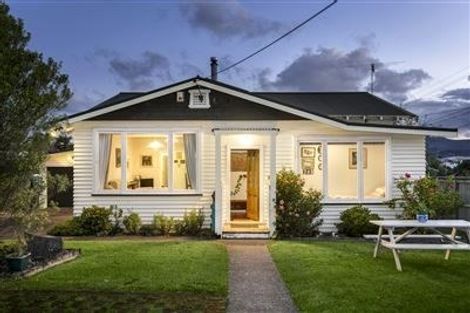 Photo of property in 49 View Road, Henderson, Auckland, 0612