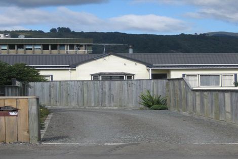 Photo of property in 22 Granville Street, Silverstream, Upper Hutt, 5019
