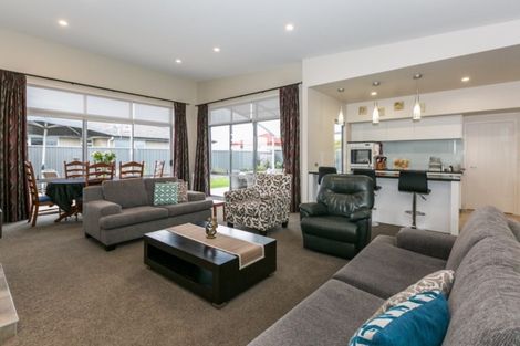 Photo of property in 52 Orotu Drive, Poraiti, Napier, 4112