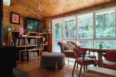 Photo of property in 26 Sylvan Valley Avenue, Titirangi, Auckland, 0604