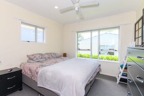 Photo of property in 72 Salisbury Road, Birkdale, Auckland, 0626