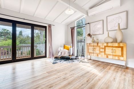 Photo of property in 32 Outlook Road, Greenhithe, Auckland, 0632