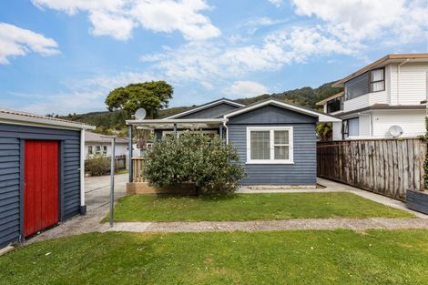 Photo of property in 10 Gardiner Grove, Wainuiomata, Lower Hutt, 5014