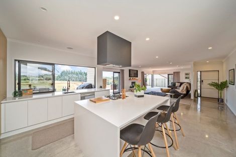 Photo of property in 5a Tupuhi Place, Highlands Park, New Plymouth, 4312