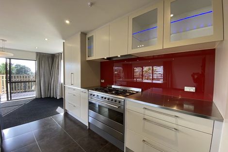 Photo of property in 40 Whangaparaoa Road, Red Beach, 0932