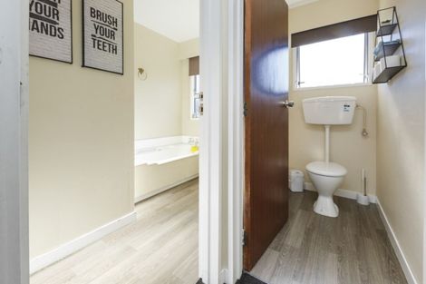 Photo of property in 16 Browning Place, Roslyn, Palmerston North, 4414