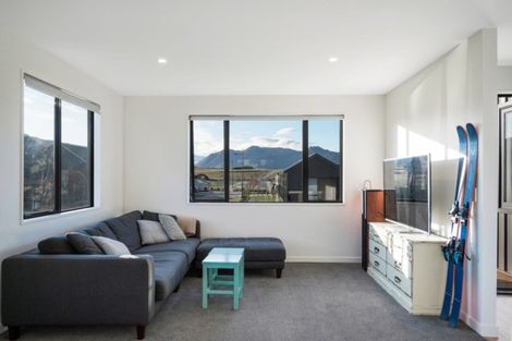Photo of property in 39 Obelisk Street, Wanaka, 9305