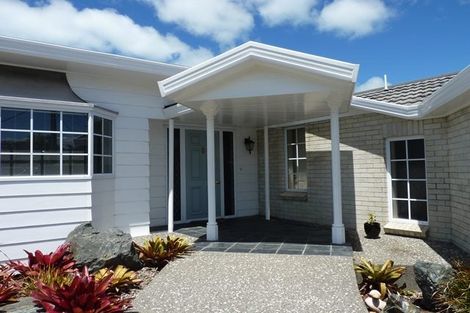 Photo of property in 50 Wade River Road, Stanmore Bay, Whangaparaoa, 0932