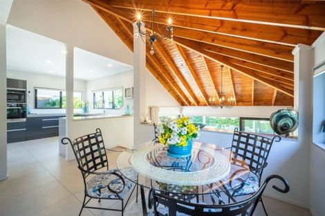 Photo of property in 16 Wainoni Heights, Greenhithe, Auckland, 0632