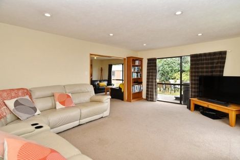 Photo of property in 11a Mulberry Place, Redwood, Christchurch, 8051