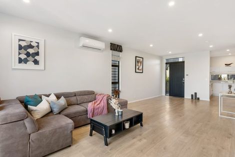 Photo of property in 17 Battalion Drive, Papakura, 2110