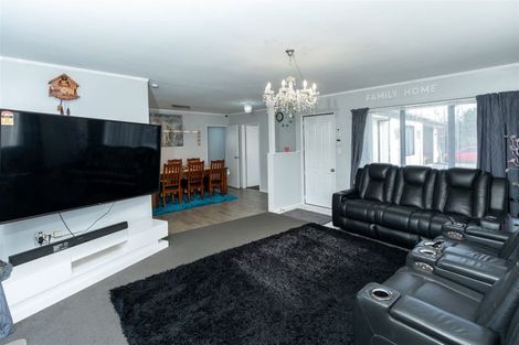 Photo of property in 14 Aldershot Place, Nawton, Hamilton, 3200