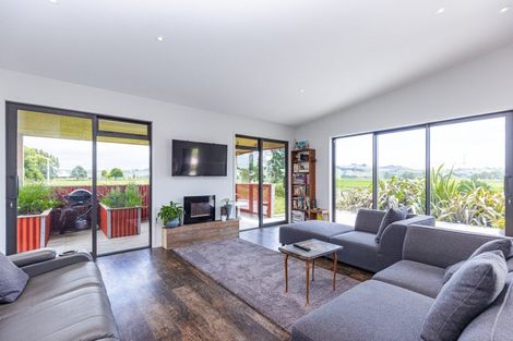 Photo of property in 944 Ruatangata Road, Whangaehu, Whanganui, 4581