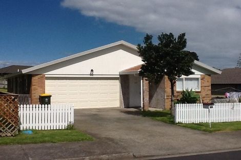 Photo of property in 108 Pitt Avenue, Clendon Park, Auckland, 2103