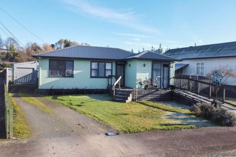 Photo of property in 6 Otanga Street, Dannevirke, 4930