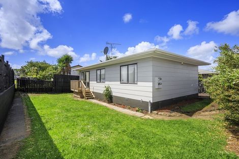 Photo of property in 2/106 Shifnal Drive, Randwick Park, Auckland, 2105