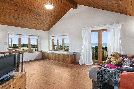 Photo of property in 32 Bath Street, Brighton, Dunedin, 9035