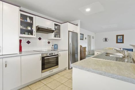 Photo of property in 3/90 Albany Highway, Greenhithe, Auckland, 0632