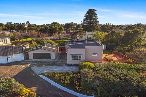 Photo of property in 33 Great North Road, Saint Johns Hill, Whanganui, 4501