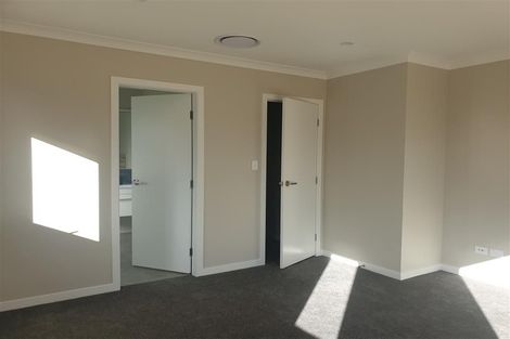 Photo of property in 42 Rose Leigh Drive, Cambridge, 3434