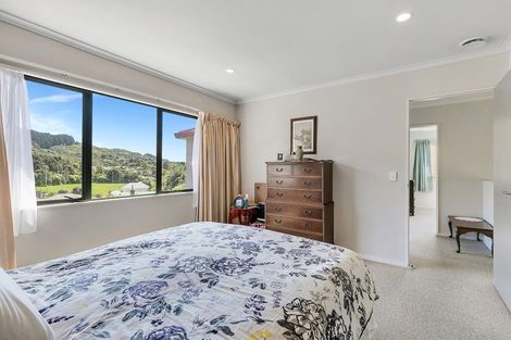 Photo of property in 44a The Drive, Tawa, Wellington, 5028