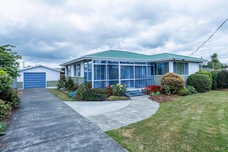 Photo of property in 1 Dixon Street, Waimate, 7924