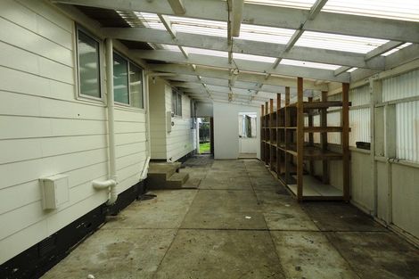 Photo of property in 11 Gibbons Road, Weymouth, Auckland, 2103