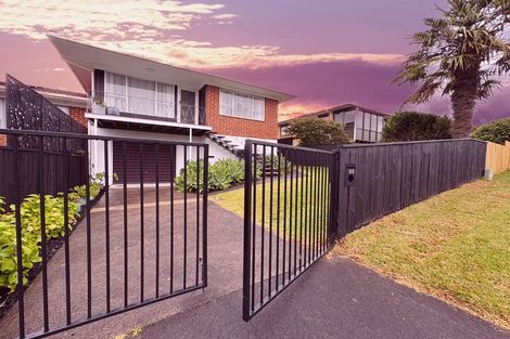 Photo of property in 1/3 Butterworth Drive, Glendene, Auckland, 0602