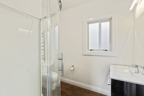 Photo of property in 210 Courtenay Street, New Plymouth, 4312