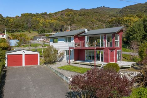 Photo of property in 2 Takorika Street, Havelock, 7100