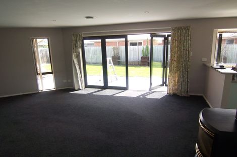 Photo of property in 32 Shearwater Drive, Woolston, Christchurch, 8023