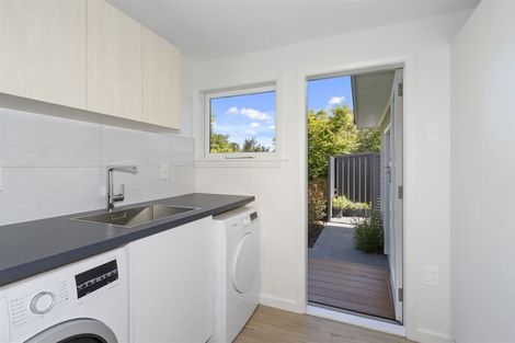 Photo of property in 69 Kotare Street, Fendalton, Christchurch, 8041