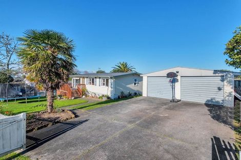 Photo of property in 2 Karo Place, Glendene, Auckland, 0602