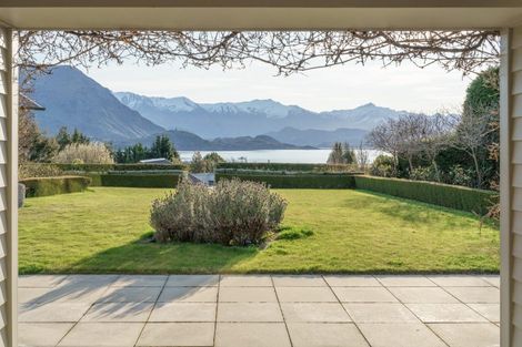 Photo of property in 1 Briar Bank Drive, Wanaka, 9305