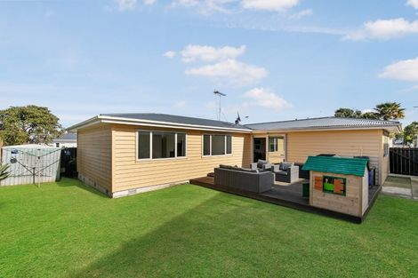 Photo of property in 16b Ropata Avenue, Point England, Auckland, 1072