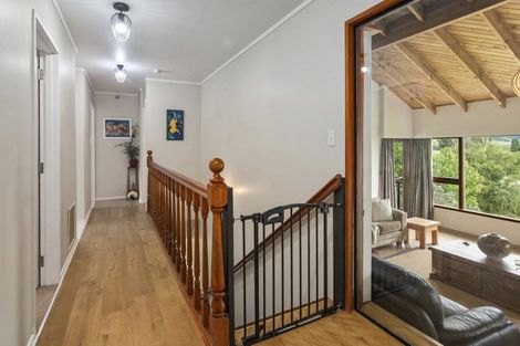 Photo of property in 11 Rika Place, Kawaha Point, Rotorua, 3010