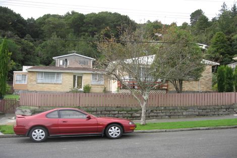 Photo of property in 1/11 Lowry Crescent, Stokes Valley, Lower Hutt, 5019