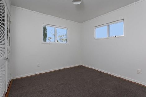 Photo of property in 126 Archibald Road, Kelston, Auckland, 0602