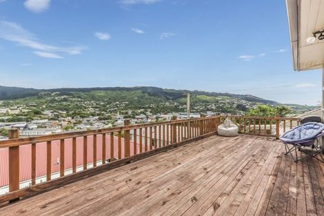 Photo of property in 21 Tawa Terrace, Tawa, Wellington, 5028