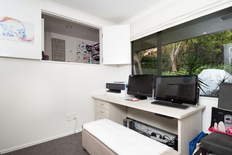 Photo of property in 35 Vermeer Place, West Harbour, Auckland, 0618