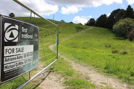 Photo of property in 118 Paparoa Station Road, Paparoa, 0571