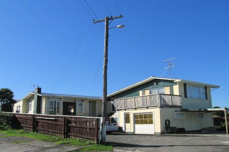 Photo of property in 28 Te Arawi Street, Takapuwahia, Porirua, 5022