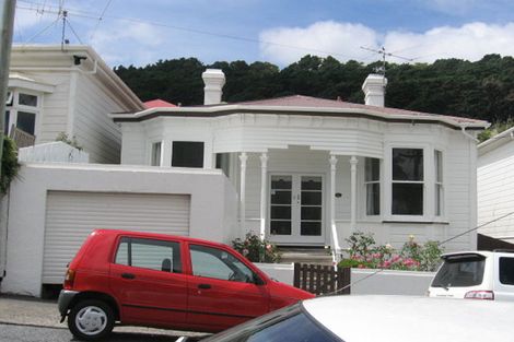 Photo of property in 25 Porritt Avenue, Mount Victoria, Wellington, 6011