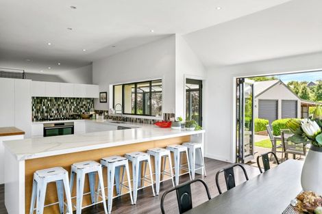 Photo of property in 214 Mapara Road, Acacia Bay, Taupo, 3385