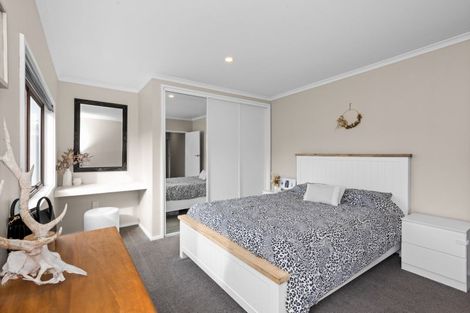 Photo of property in 35 Wynyard Crescent, Tamatea, Napier, 4112