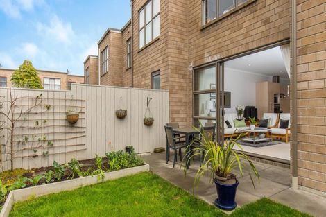 Photo of property in 24 Purchas Hill Drive, Stonefields, Auckland, 1072