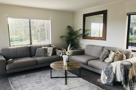 Photo of property in 79 Vipond Road, Stanmore Bay, Whangaparaoa, 0932