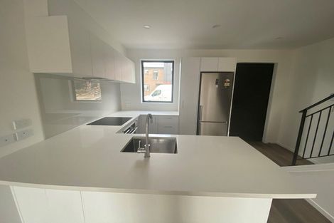 Photo of property in 27 Kotuitui Street, Manukau, Auckland, 2104